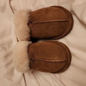 NWT Bearpaw slippers
